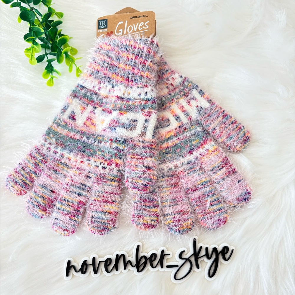Robin Ruth Michigan Fuzzy‎ Gloves